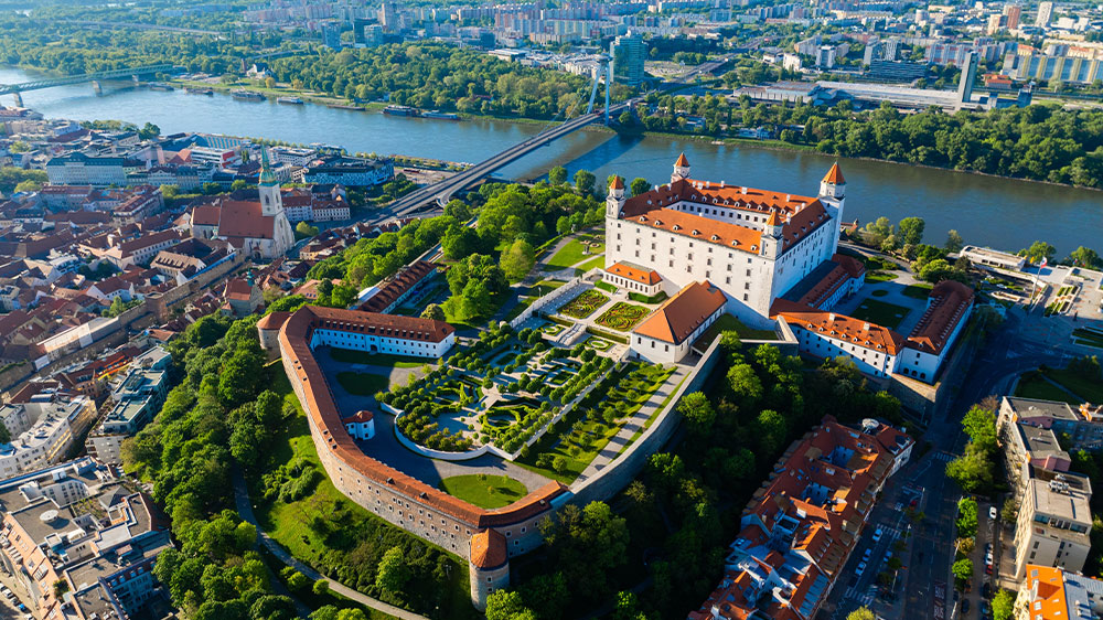 bratislava_2623274813_1000
